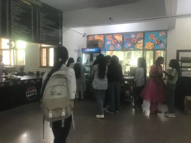 DDU Cafeteria photo 2